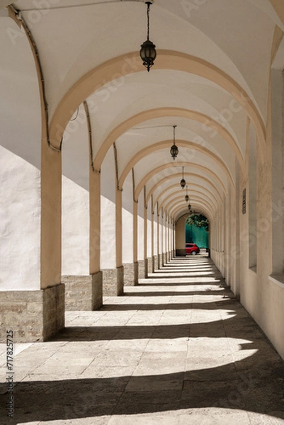 Fototapeta sunny arcade