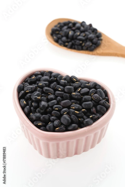 Fototapeta Black beans isolated on white background