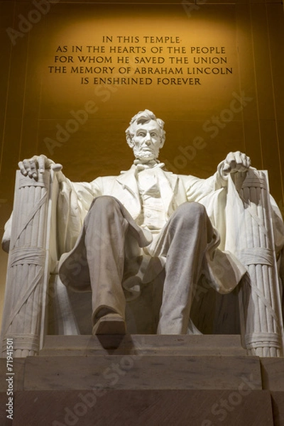 Fototapeta Abraham Lincoln memorial statue illuminated, Washington