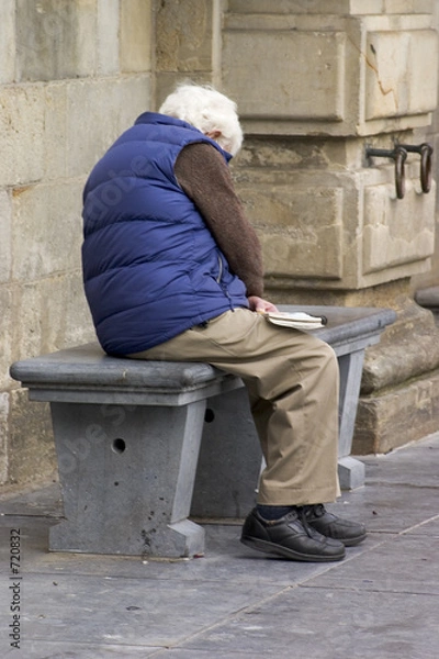 Fototapeta man on bench