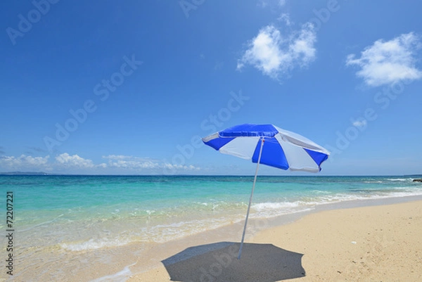 Fototapeta 美しい沖縄のビーチと夏空