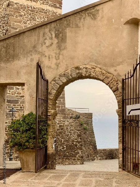 Fototapeta gate in sardinia
