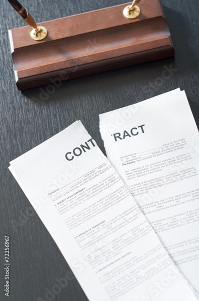 Fototapeta Broken Contract