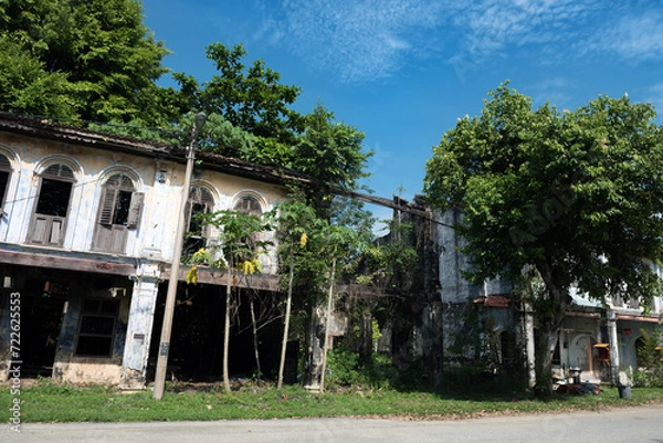 Fototapeta View of dilapidated and abandoned tin mining town of Papan in the outskirts of the city of Pusing, Perak, Malaysia