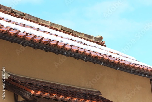 Obraz 雪が残る瓦屋根