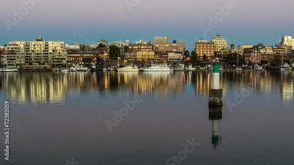 Fototapeta The Inner Harbor in Victoria at Dusk