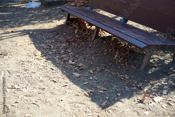 Fototapeta 古びたベンチ