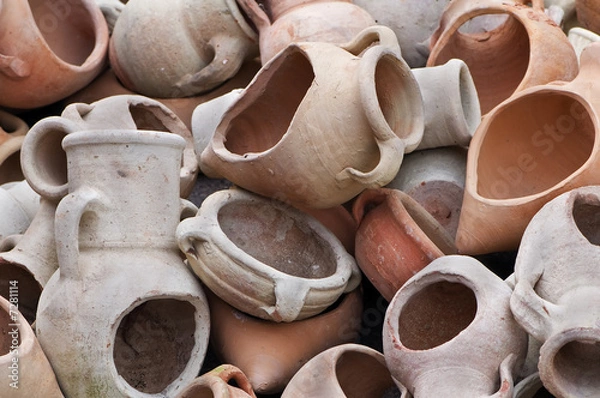 Obraz Broken amphoras