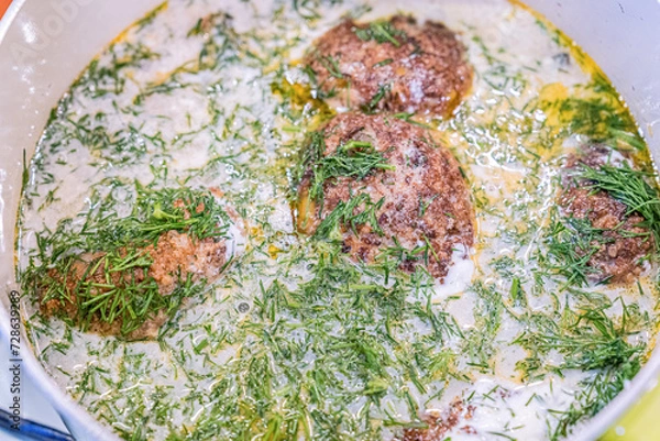 Obraz Klopsy w sosie koperkowym.