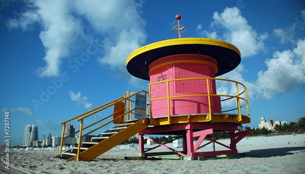 Obraz Profile of Pink Lifeguard Tower in South Beach