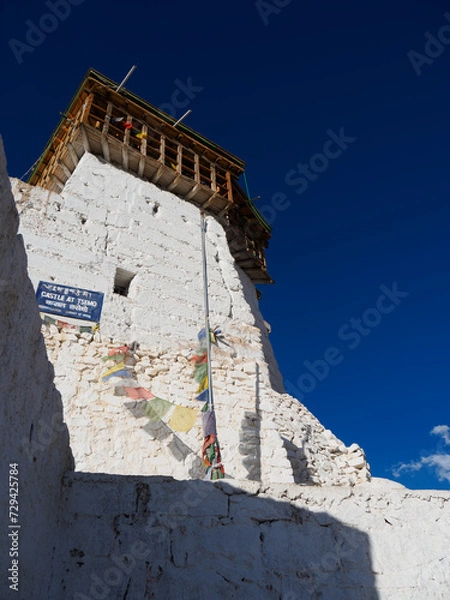 Obraz Namgyal Tsemo fort on the top of Namgyal peak, built by king Tashi Namgyal in 16th century. This structure could be seen from everywhere in Leh.