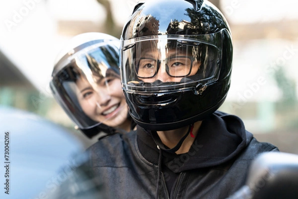 Fototapeta オートバイに乗る男女