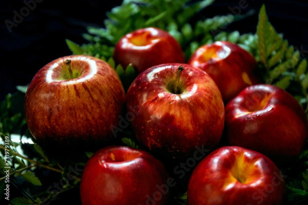 Fototapeta red apples on a dish