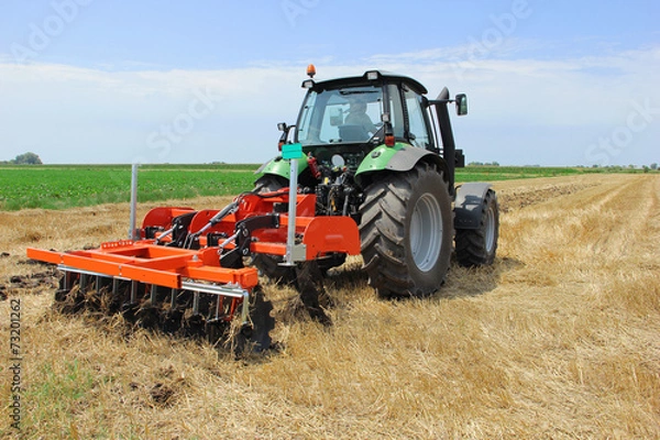 Obraz Ciągnik na polu
