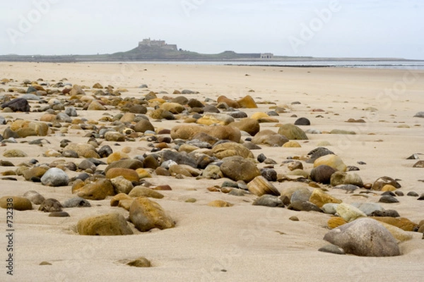 Fototapeta sand, pebbles and holy island