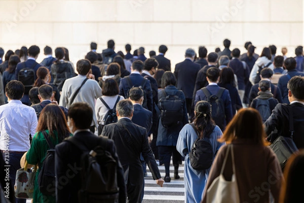 Fototapeta 朝の通勤するビジネスマンたちの後ろ姿　東京