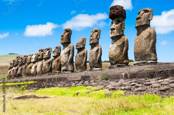 Obraz Moais in Ahu Tongariki, Easter island (Chile)