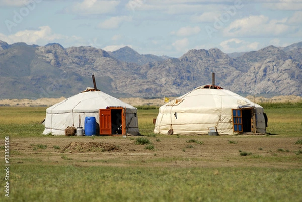 Obraz Dwie jurty na stepie, dolina Elsen Tasarhai, Mongolia.