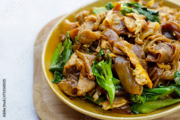 Obraz Stir-fried rice noodles with soy sauce and pork