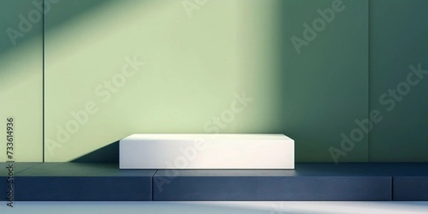 Fototapeta 淡い黄緑の背景に四角い白の展示台と紺色の台がある抽象横長テンプレート