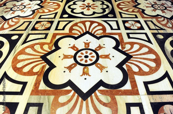 Obraz Mosaico pavimentale in marmo con decorazione floreale all'interno del Duomo gotico di Milano, Lombardia, Italia