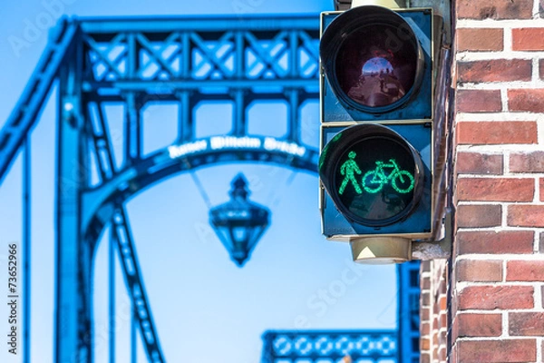 Obraz Grüne Ampel für Radfahrer und Fußgänger
