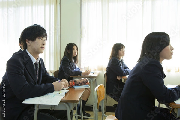 Fototapeta 授業を受ける高校生たち