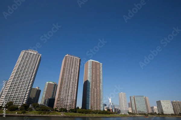 Fototapeta 隅田川河口の高層マンション