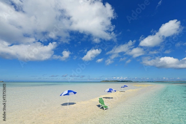 Fototapeta 美しい沖縄のビーチと夏空