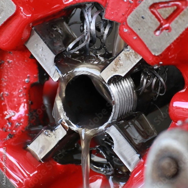 Obraz Pipe threading with oil lubrication