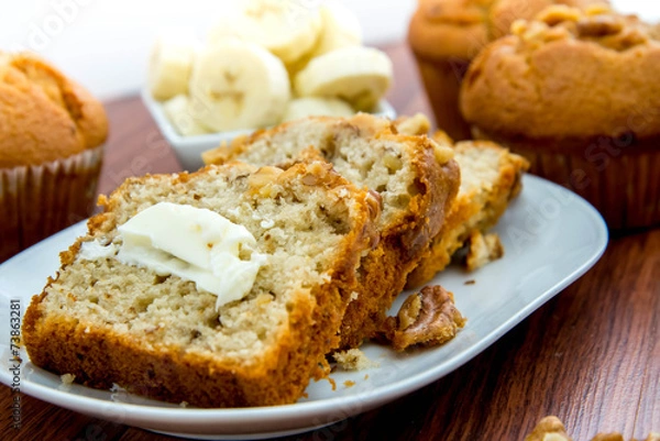 Fototapeta Świeży chleb orzechowy bananowy