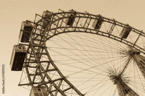 Fototapeta Stary diabelski młyn w parku Prater w Wiedniu, sepia