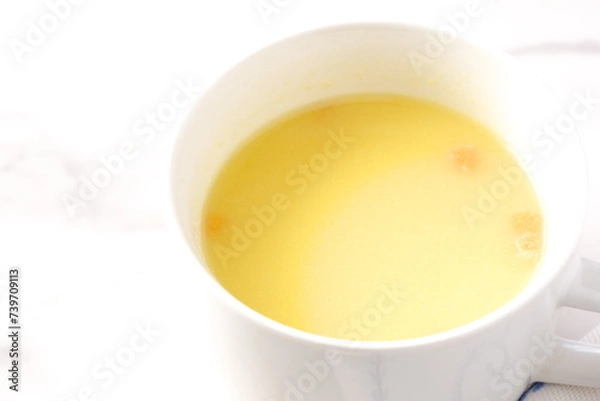 Fototapeta 粒々のコーンがたっぷり入ったコーンポタージュ
