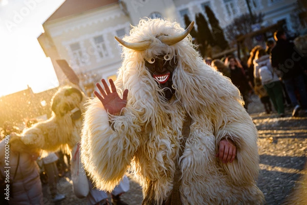 Fototapeta Buso on the Buso Carnival of the Sokci ethnic group. Busojaras (Buso-walking) in the town of Mohacs during the carnival period, Hungary
