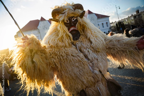 Fototapeta Buso on the Buso Carnival of the Sokci ethnic group. Busojaras (Buso-walking) in the town of Mohacs during the carnival period, Hungary