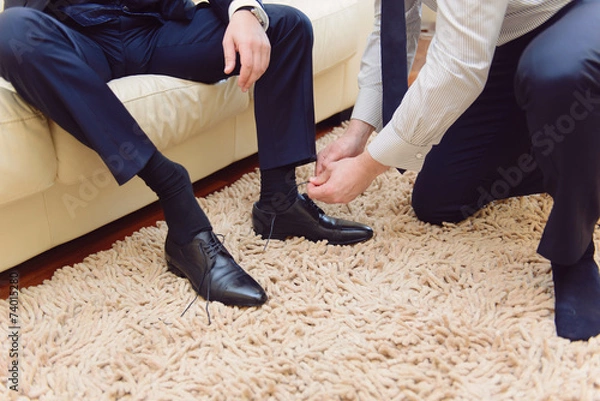 Obraz Groom Getting Ready