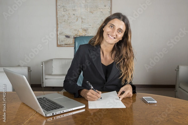 Obraz donna in ufficio