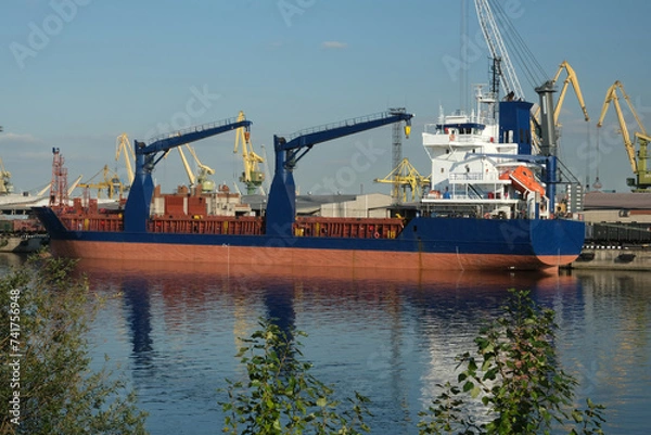 Obraz cargo ship in the port