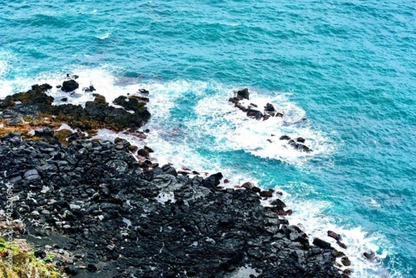 Fototapeta waves and rocks