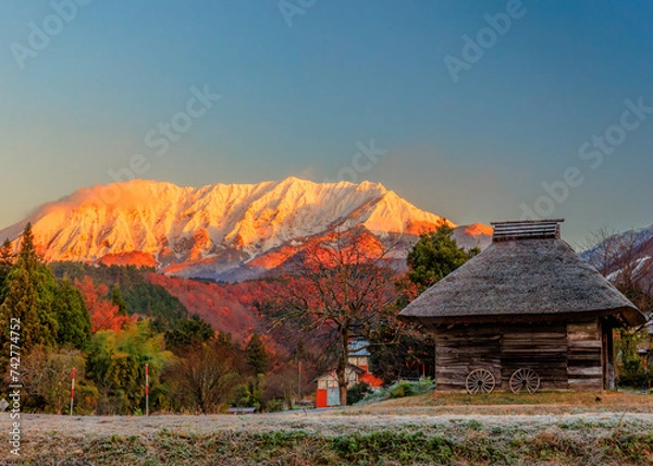 Obraz 晩秋の大山,里山風景(鳥取県日野郡江府町御机)
