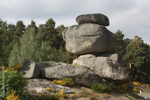 Fototapeta rocher en margeride