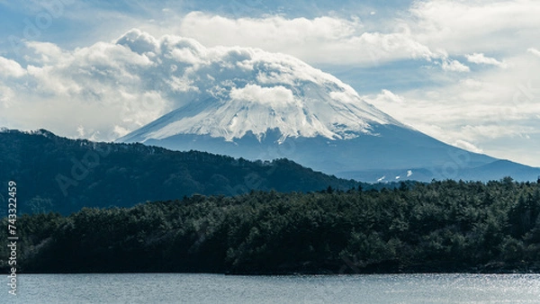 Fototapeta 구름이 끼어 있는  후지산