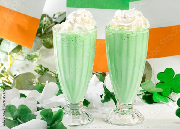 Obraz St Patrick's Day green milkshake