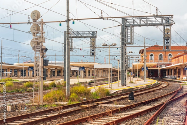Obraz Pisa Centrale train station in Pisa view from the track side