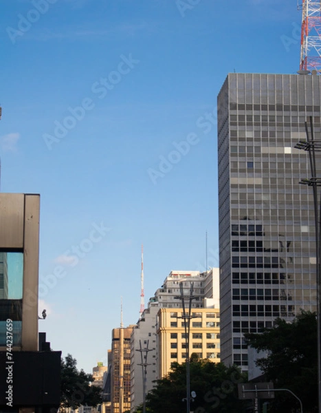 Obraz céu azul da cidade com prédios