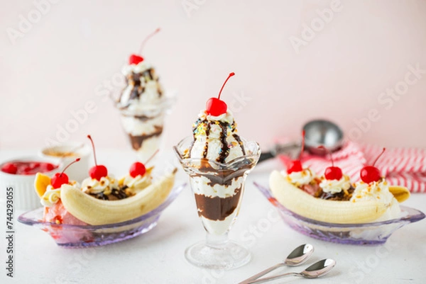 Obraz ice cream sundae and banana split