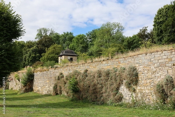 Fototapeta Blick in den Klostergarten von Kloster Dalheim in Nordrhein-Westfalen	