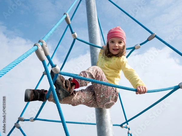 Obraz Kind auf Klettergerüst