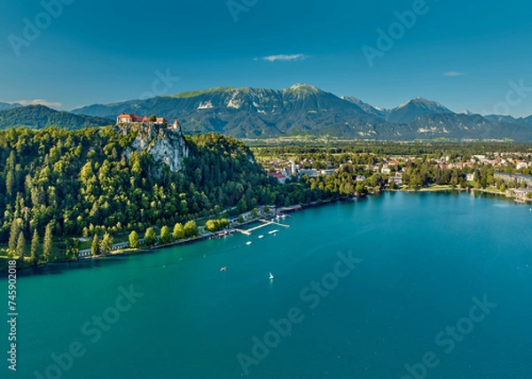 Fototapeta Lake Bled, lake in the Julian Alps of the Upper Carniolan region of northwestern Slovenia.