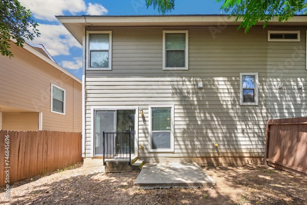 Obraz a home back yard